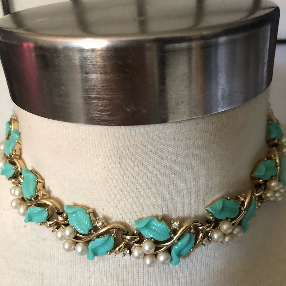 Vintage Trifari costume jewelry necklace 1970s-1980s